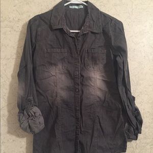 🆕 Maurices NWOT black rinse button up denim shirt